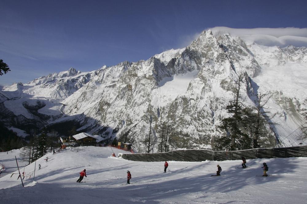 Cresta Et Duc Hotel 4*