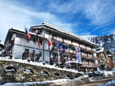 Cresta Et Duc Hotel 4*