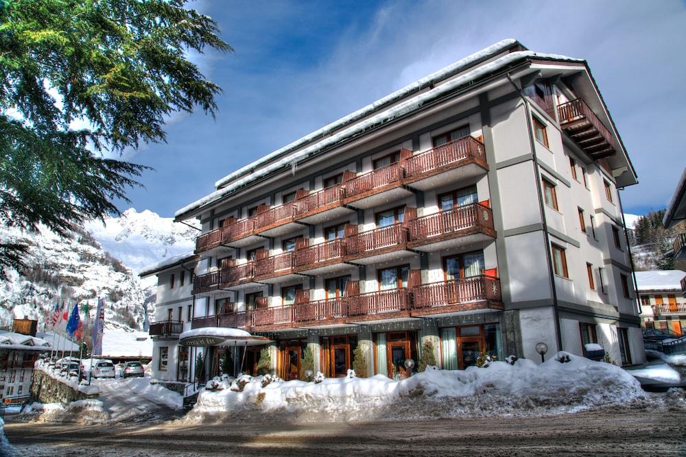 Cresta Et Duc 4*
