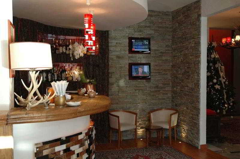 Cresta Et Duc Hotel